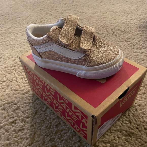 Vans - Picture 1 of 1